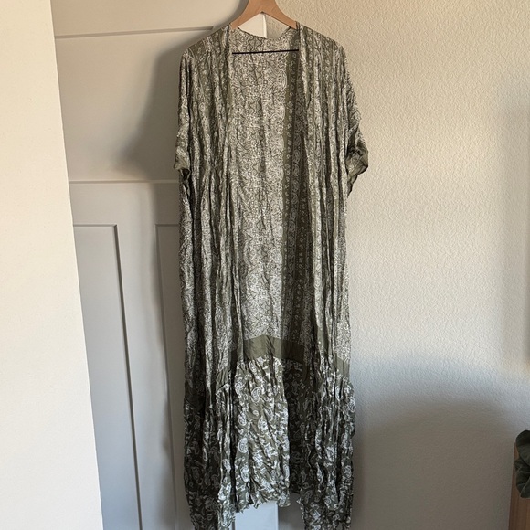 Tops - Elegant Green and Gray Long Kimono